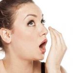 Hôi miệng nên không nên sử dụng rượu, bia, thuốc lá