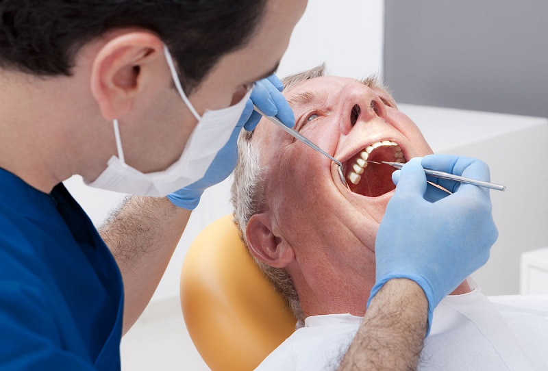 Khám răng định kỳ sẽ giúp chúng ta phát hiện sớm các bệnh lý nguy hiểm.