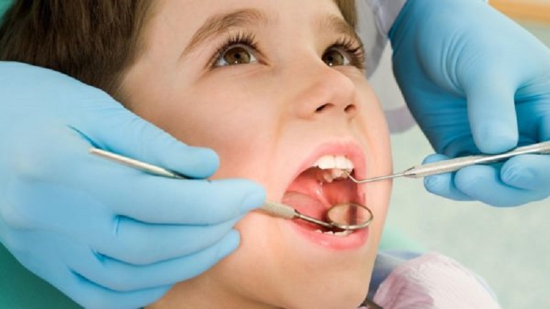 Khám răng định kỳ là điều cần thiết không chỉ với người mà còn với trẻ nhỏ, để bảo vệ răng miệng thật tốt