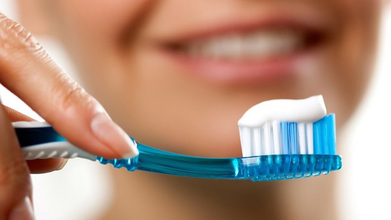 Duy trì thói quen đánh răng 2 lần/ngày để ngăn ngừa vôi răng